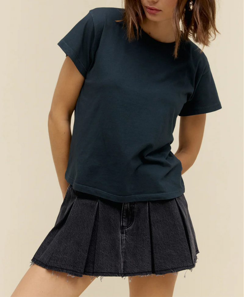 DAYDREAMER Solid Solo Tee