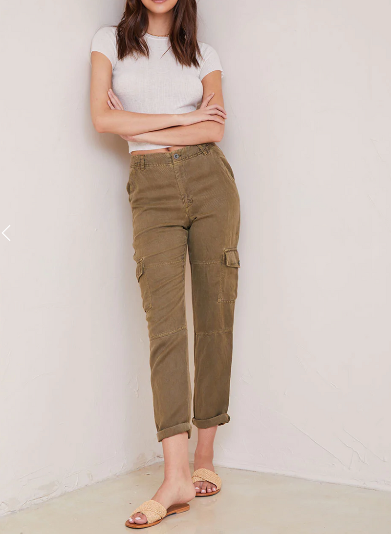 Bella Dahl Rolled Cargo Pocket Pant